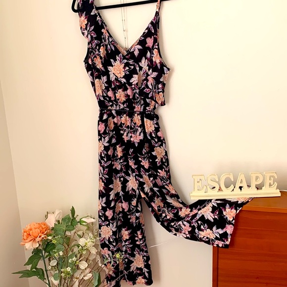 Summery floral Romper - Picture 6 of 8